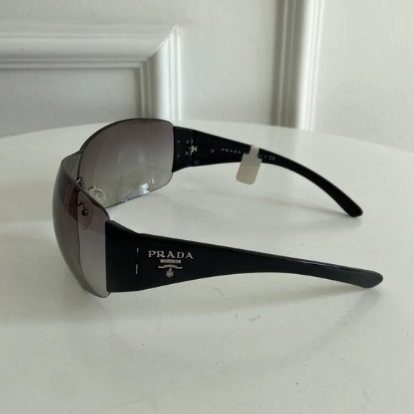 Prada Y2K sunglasses - Picture 3 of 5